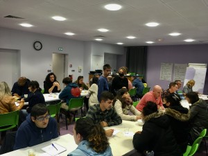 Echanges en speeddating pendant l'apéro des régions